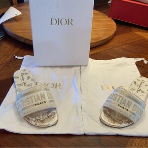 DIOR DWAY SLIDES
